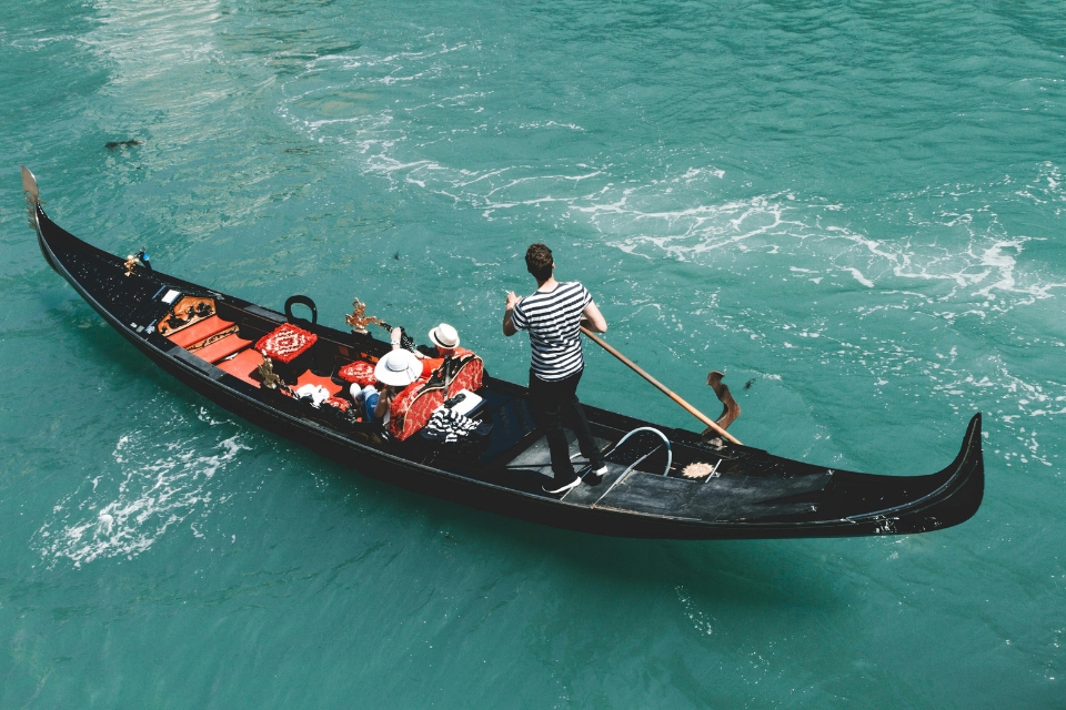 Venecija slama na turističke grupe da spase dušu grada