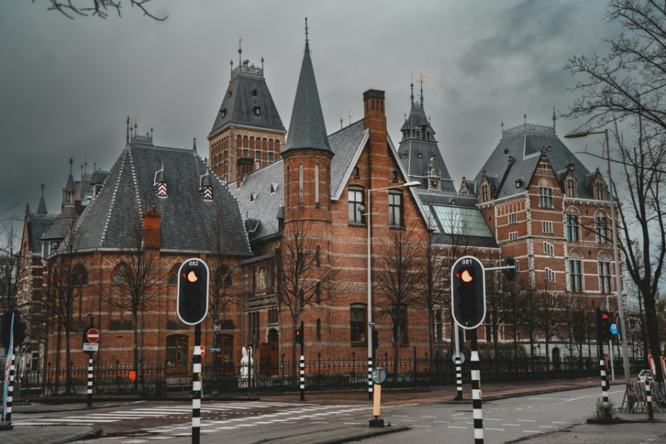 Broj stranih posetilaca u Amsterdamu dostigao nove visine u 2023.