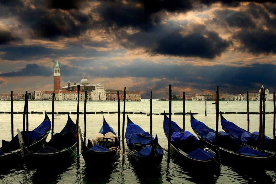 Venecija se uhvatila u koštac sa masovnim turizmom sa zabranom grupe i predsednika skupštine